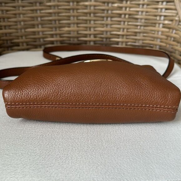 Michael Kors MK Crossbody Brown Leather Gold Hardware button/zip close - Picture 11 of 12